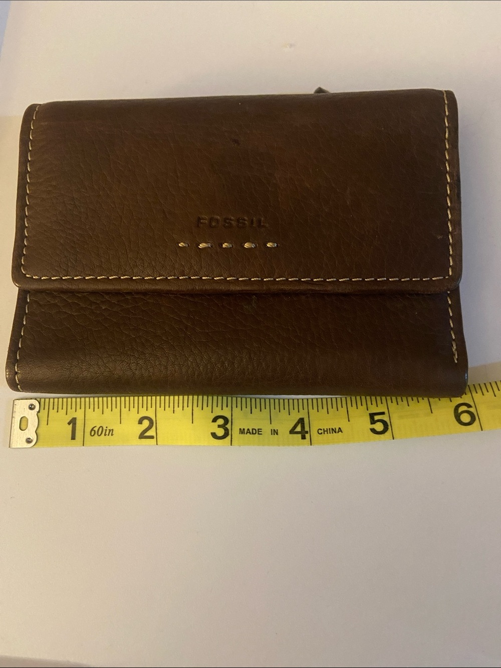 Fossil Brown Leather Trifold Wallet with Contrast Stitching